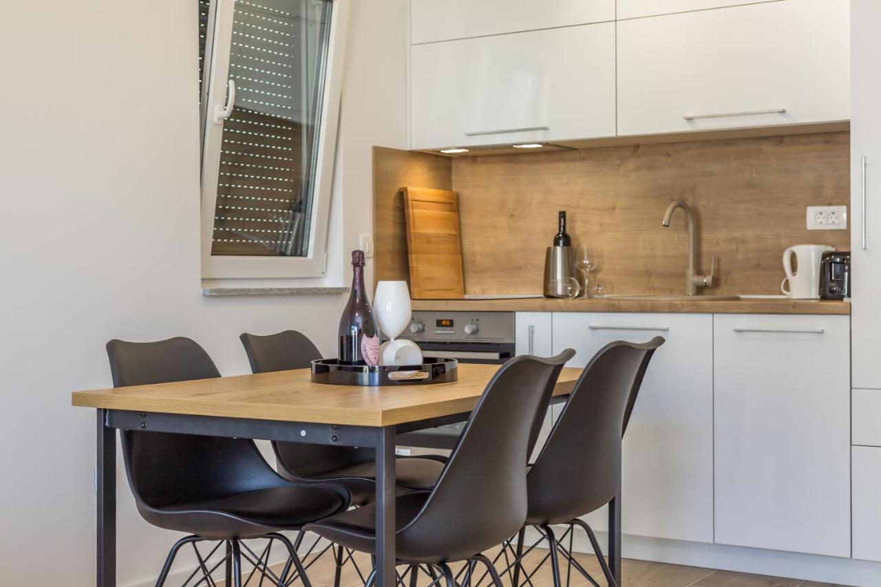 Luxury 2 Bedroom Apartment With Sea View Baška Voda Extérieur photo