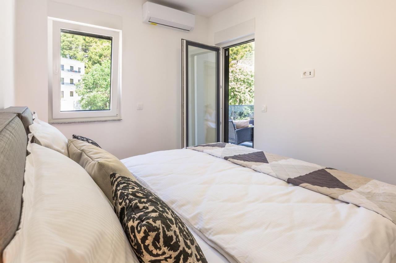 Luxury 2 Bedroom Apartment With Sea View Baška Voda Extérieur photo