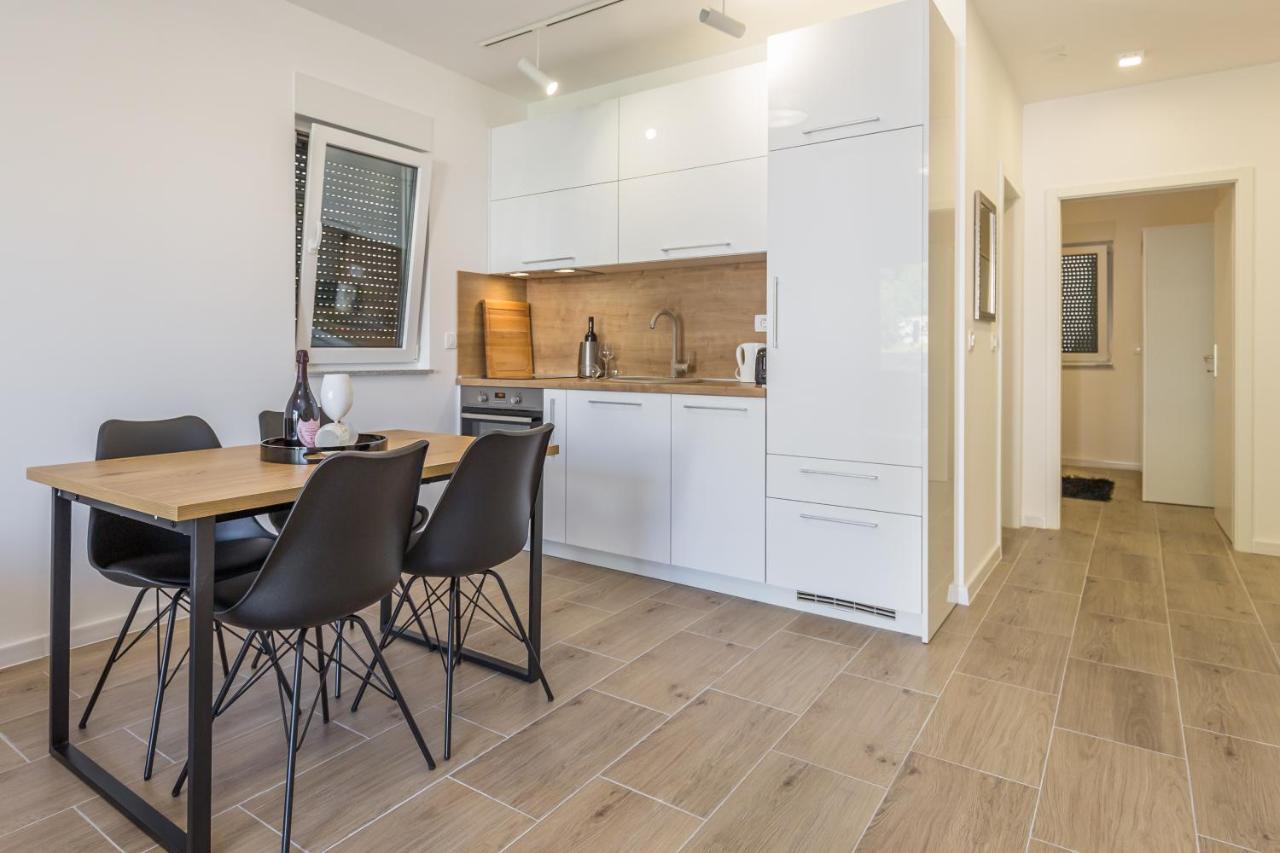 Luxury 2 Bedroom Apartment With Sea View Baška Voda Extérieur photo
