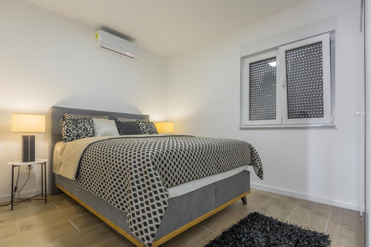 Luxury 2 Bedroom Apartment With Sea View Baška Voda Extérieur photo