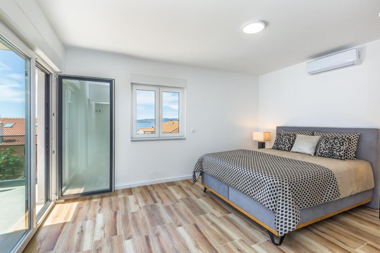 Luxury 2 Bedroom Apartment With Sea View Baška Voda Extérieur photo