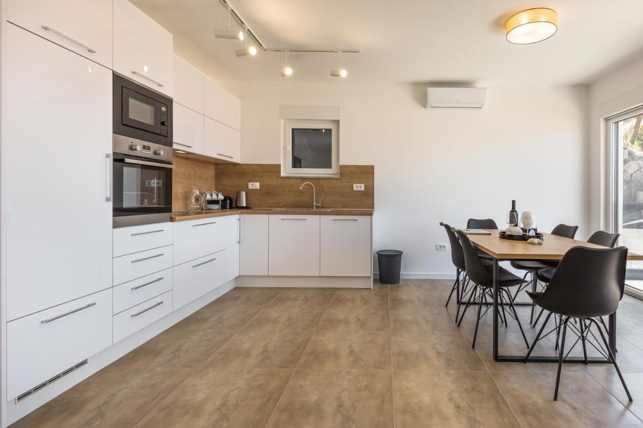 Luxury 2 Bedroom Apartment With Sea View Baška Voda Extérieur photo